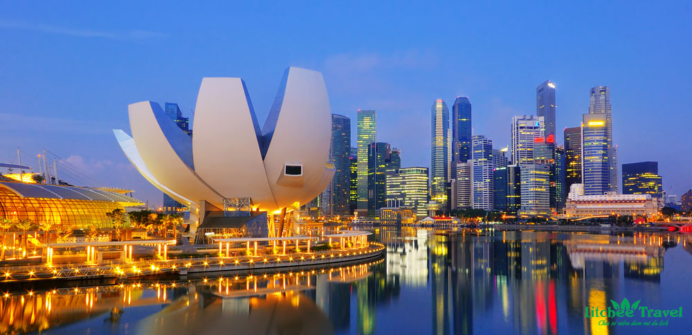 vinh-Marina-singapore-ve-dem-litchee-travel
